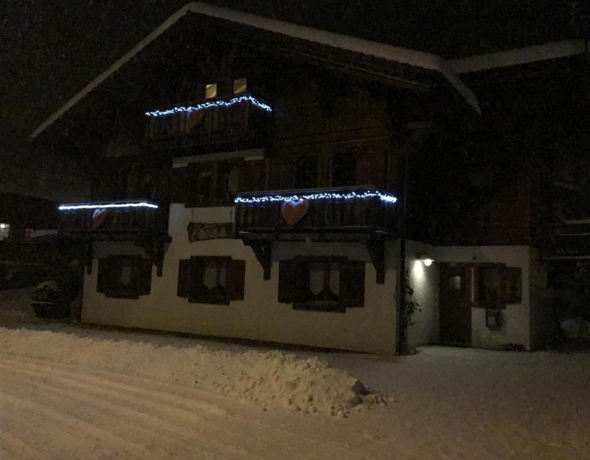 Bed And Breakfast Chalet Manava Morzine Esterno foto