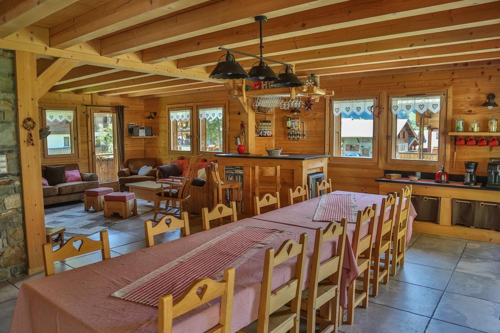 Bed And Breakfast Chalet Manava Morzine Esterno foto