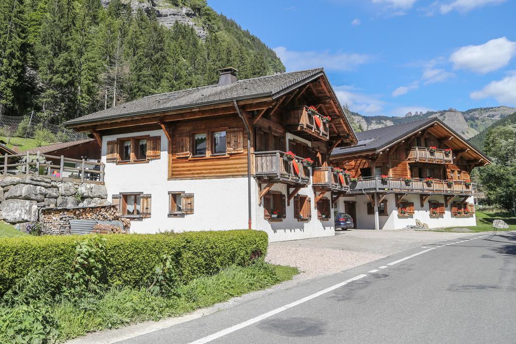Bed And Breakfast Chalet Manava Morzine Esterno foto