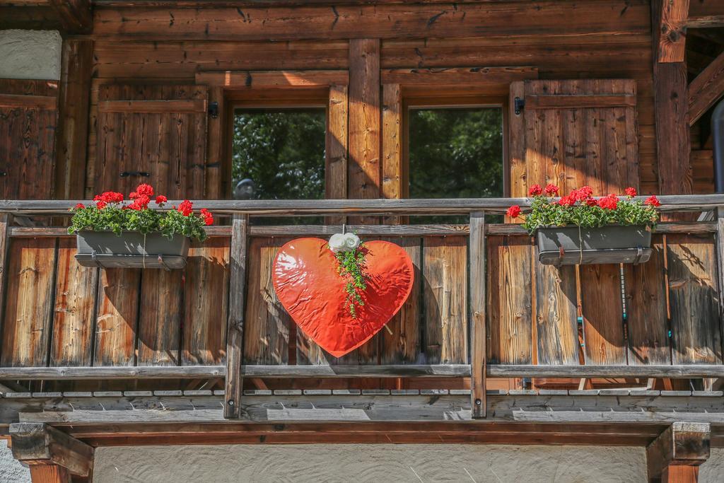 Bed And Breakfast Chalet Manava Morzine Esterno foto